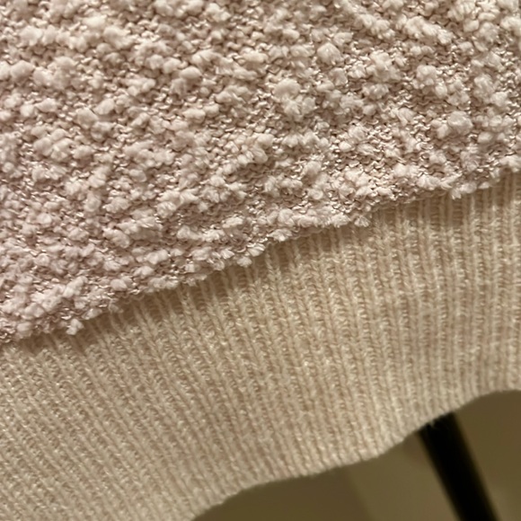 Cream light weight sweater - Picture 2 of 10